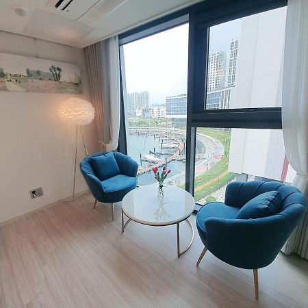 Lotte Castle Marina Aparthotel Yeosu Bagian luar foto