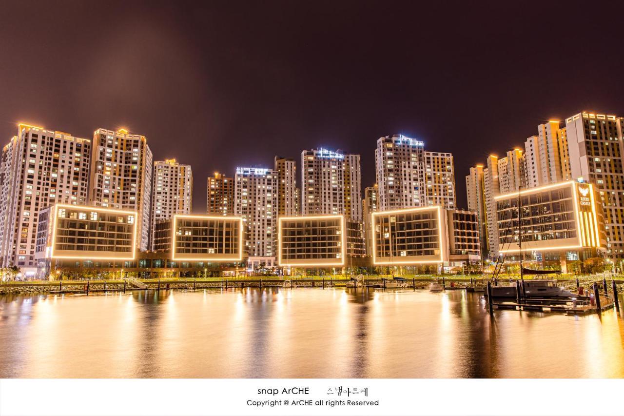 Lotte Castle Marina Aparthotel Yeosu Bagian luar foto