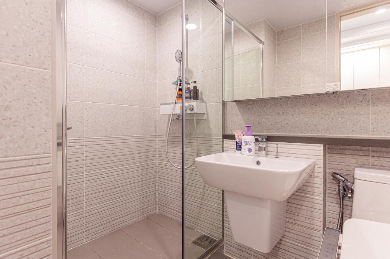 Lotte Castle Marina Aparthotel Yeosu Bagian luar foto