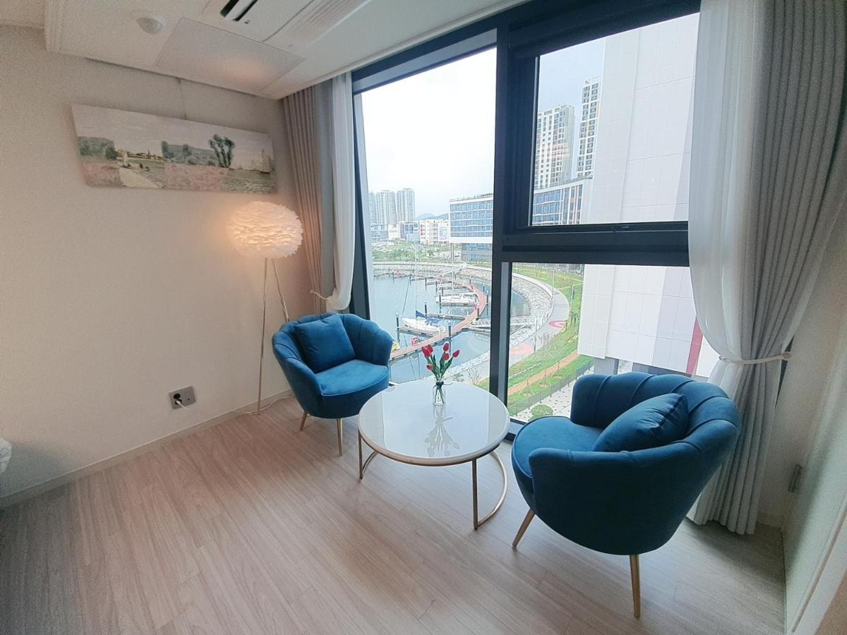Lotte Castle Marina Aparthotel Yeosu Bagian luar foto