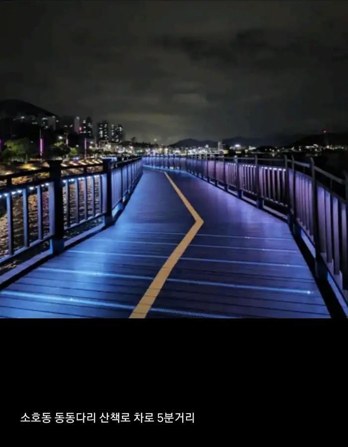 Lotte Castle Marina Aparthotel Yeosu Bagian luar foto